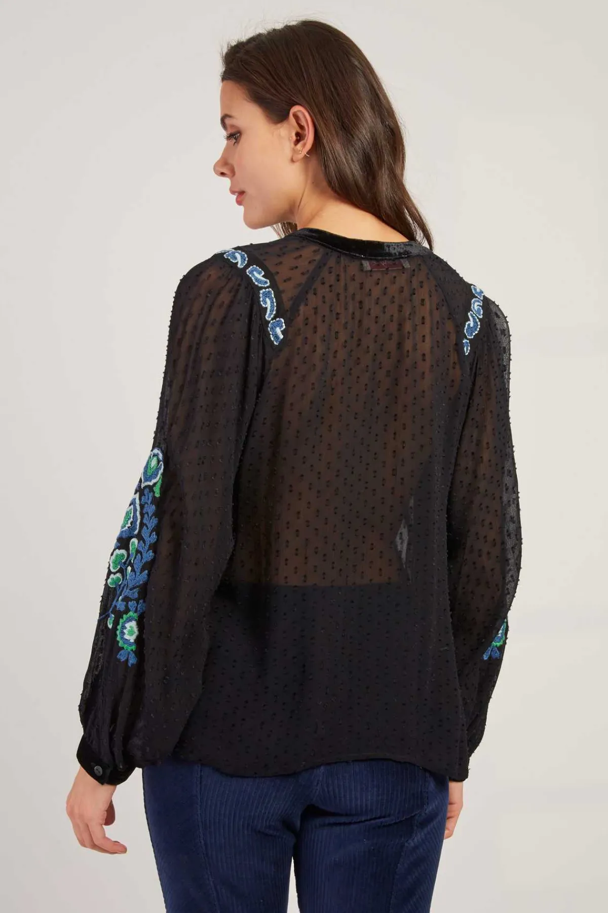 Outlet Blouse brodée avec détails en velours HAITI Les Blouses, Chemisiers & Tops