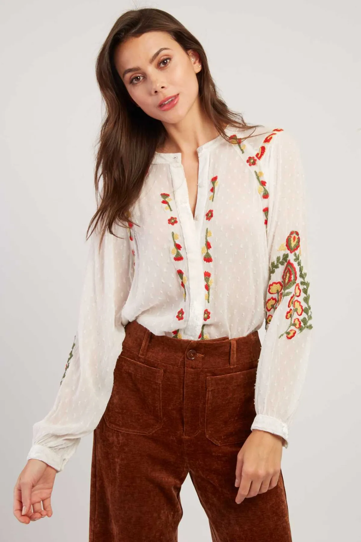 Outlet Blouse brodée avec détails en velours HAITI Les Blouses, Chemisiers & Tops