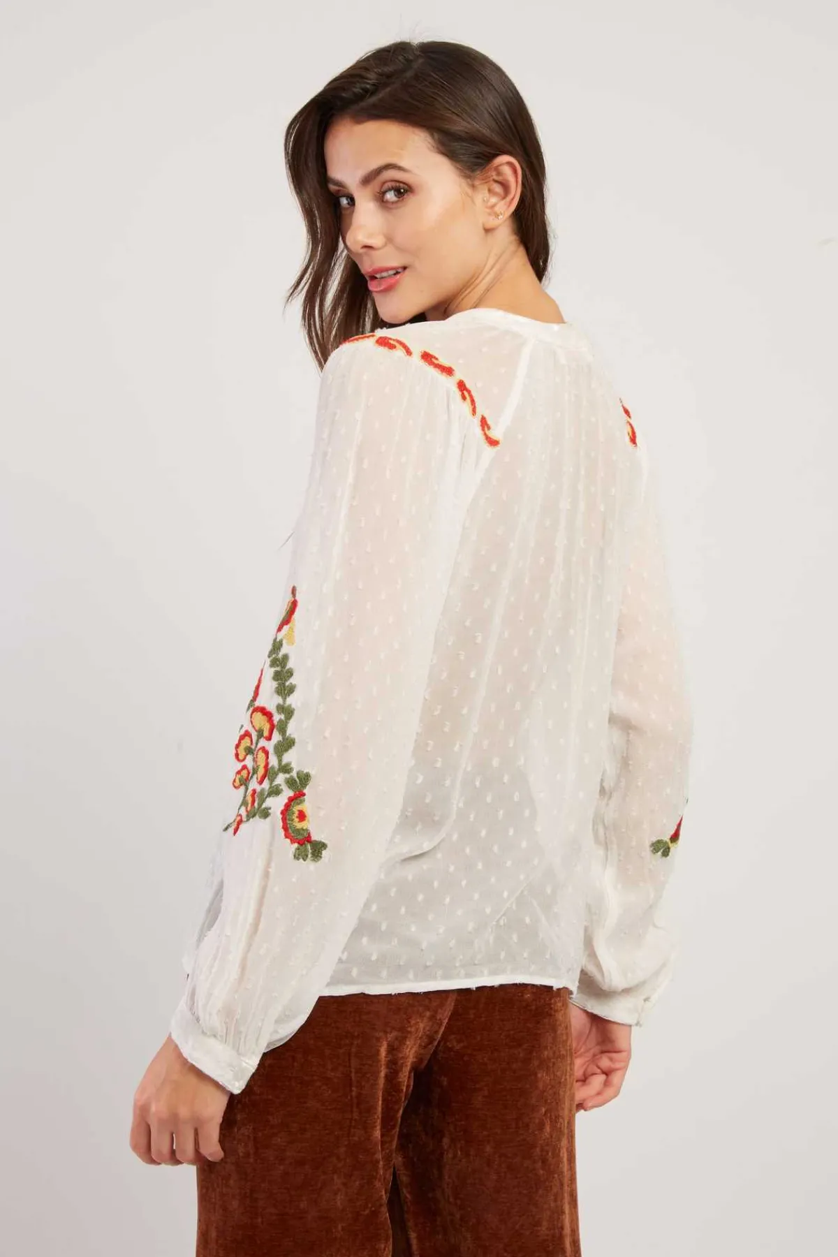 Outlet Blouse brodée avec détails en velours HAITI Les Blouses, Chemisiers & Tops