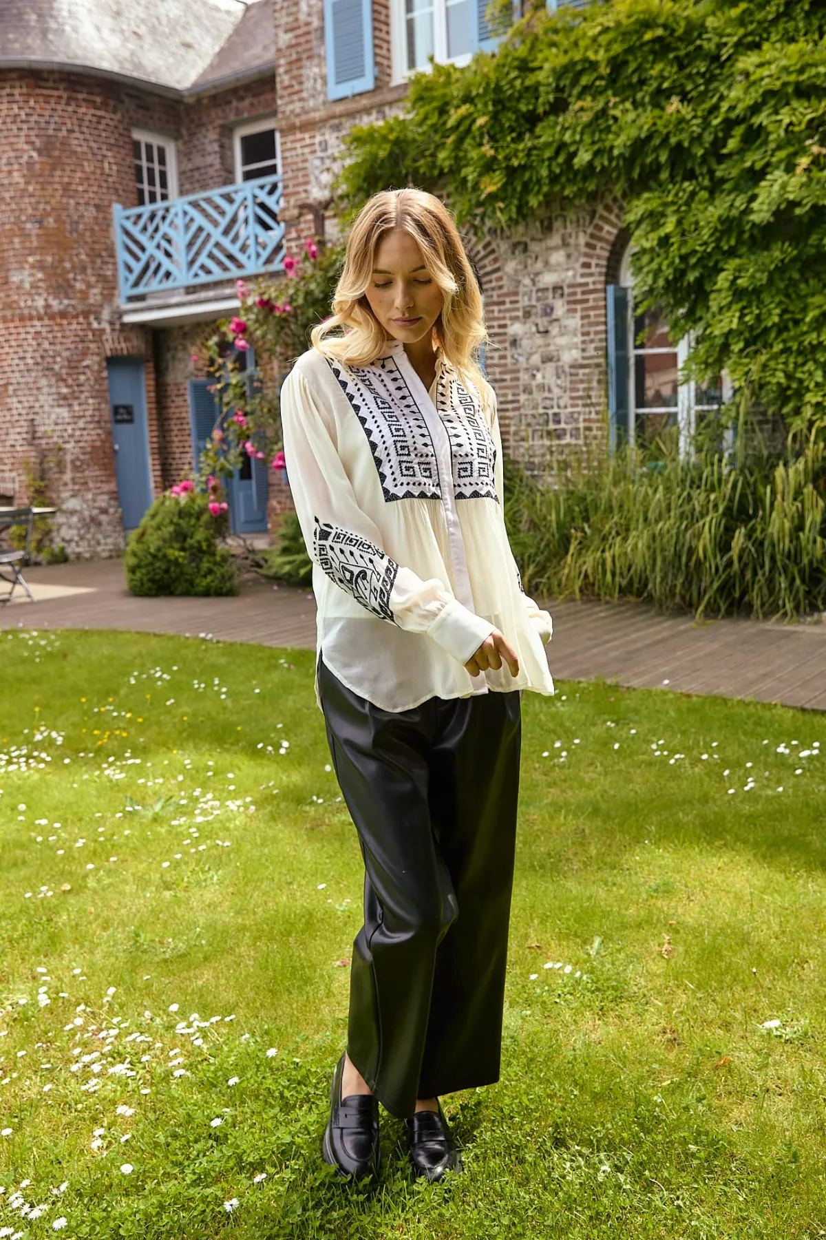 Sale Blouse brodée manches longues HARPER Les Blouses, Chemisiers & Tops