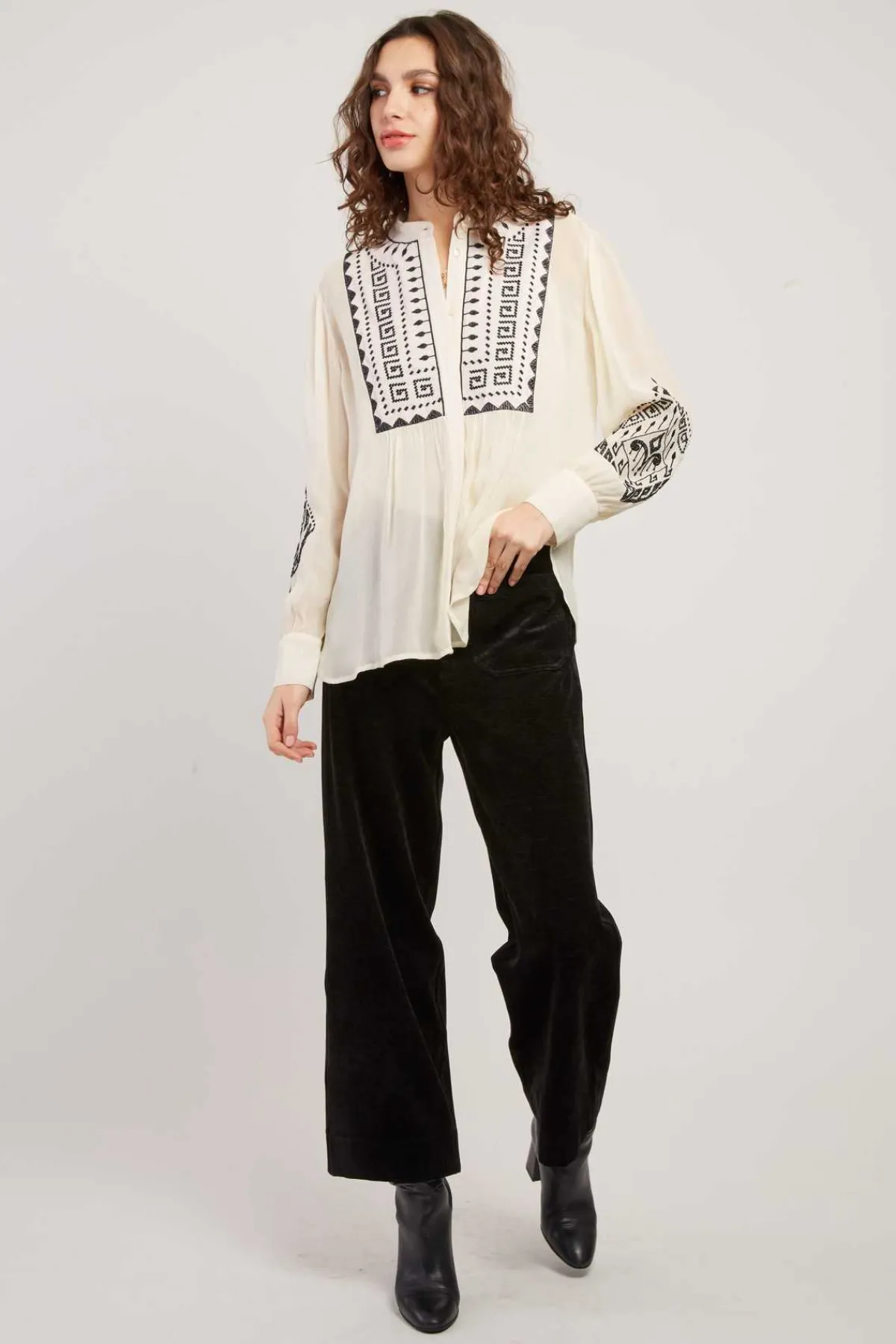 Sale Blouse brodée manches longues HARPER Les Blouses, Chemisiers & Tops