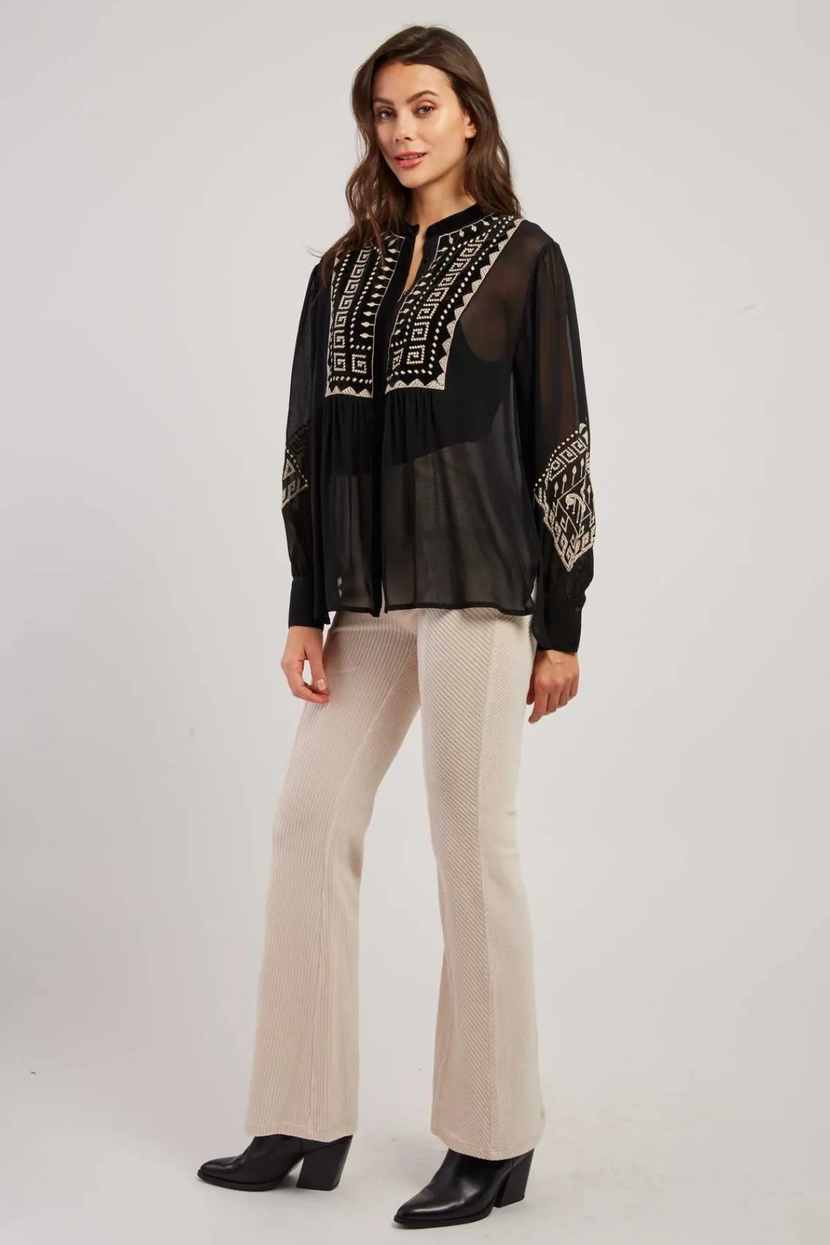 Sale Blouse brodée manches longues HARPER Les Blouses, Chemisiers & Tops