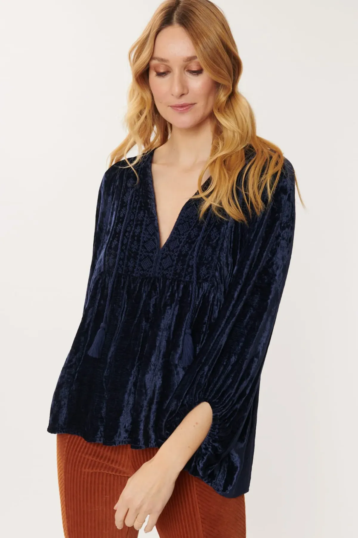 Sale Blouse en Velours Brodée MADELEINE Les Blouses, Chemisiers & Tops