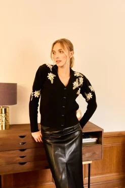 Outlet Cardigan en maille fine avec broderies florales DAKOTA Les Gilets, Cardigans & Pulls
