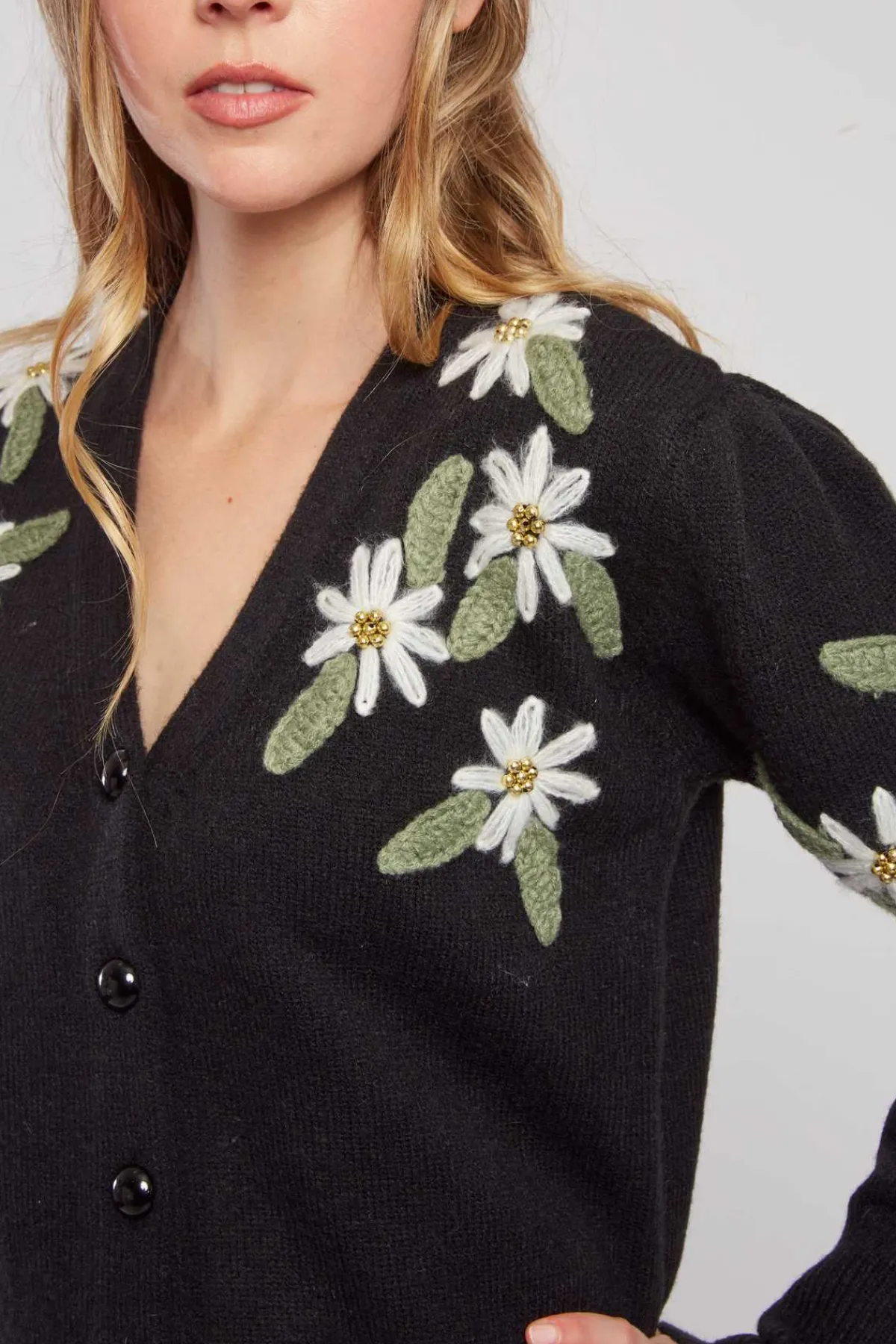 Outlet Cardigan en maille fine avec broderies florales DAKOTA Les Gilets, Cardigans & Pulls