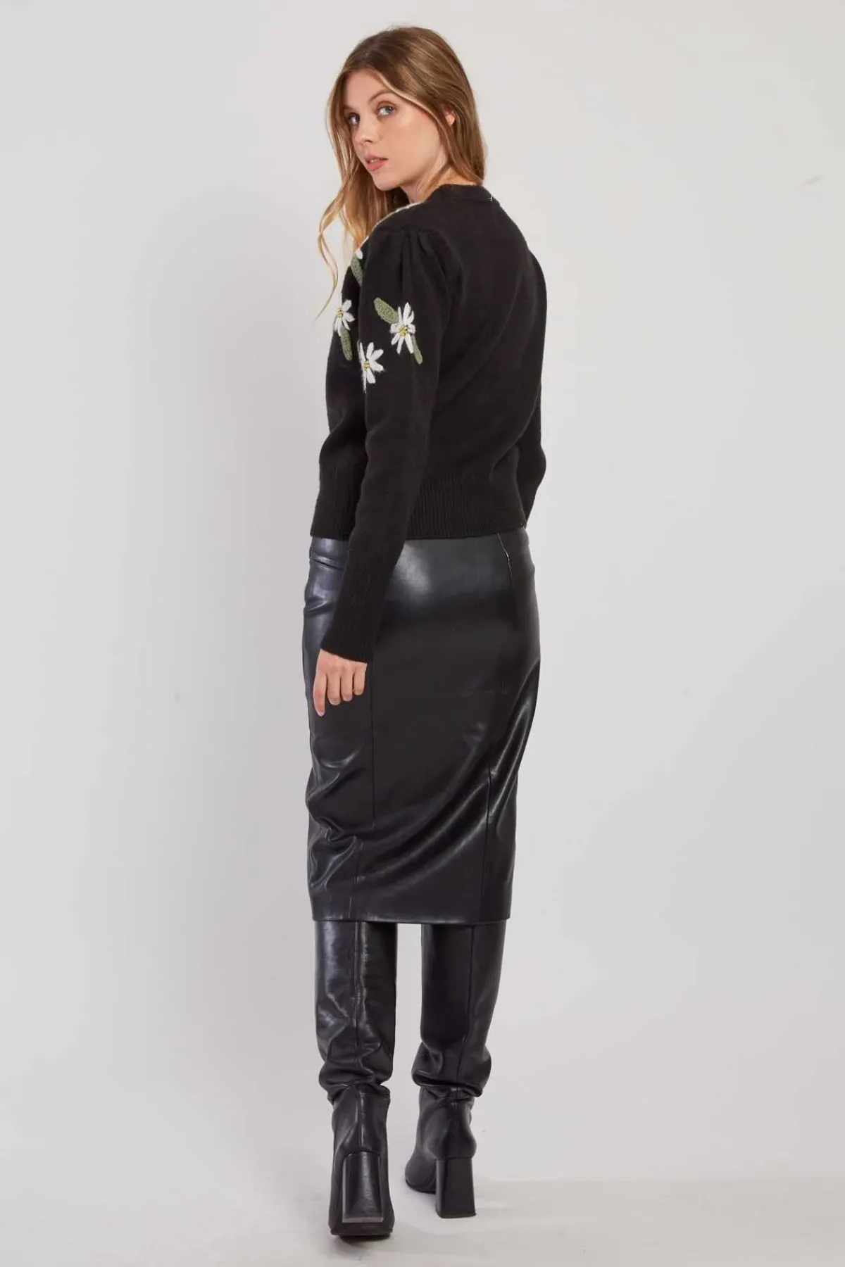 Outlet Cardigan en maille fine avec broderies florales DAKOTA Les Gilets, Cardigans & Pulls