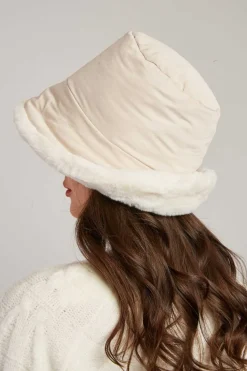 Shop Chapeau en fausse fourrure NANCY Les Accessoires