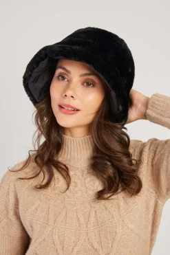 Shop Chapeau en fausse fourrure NANCY Les Accessoires