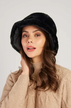Shop Chapeau en fausse fourrure NANCY Les Accessoires