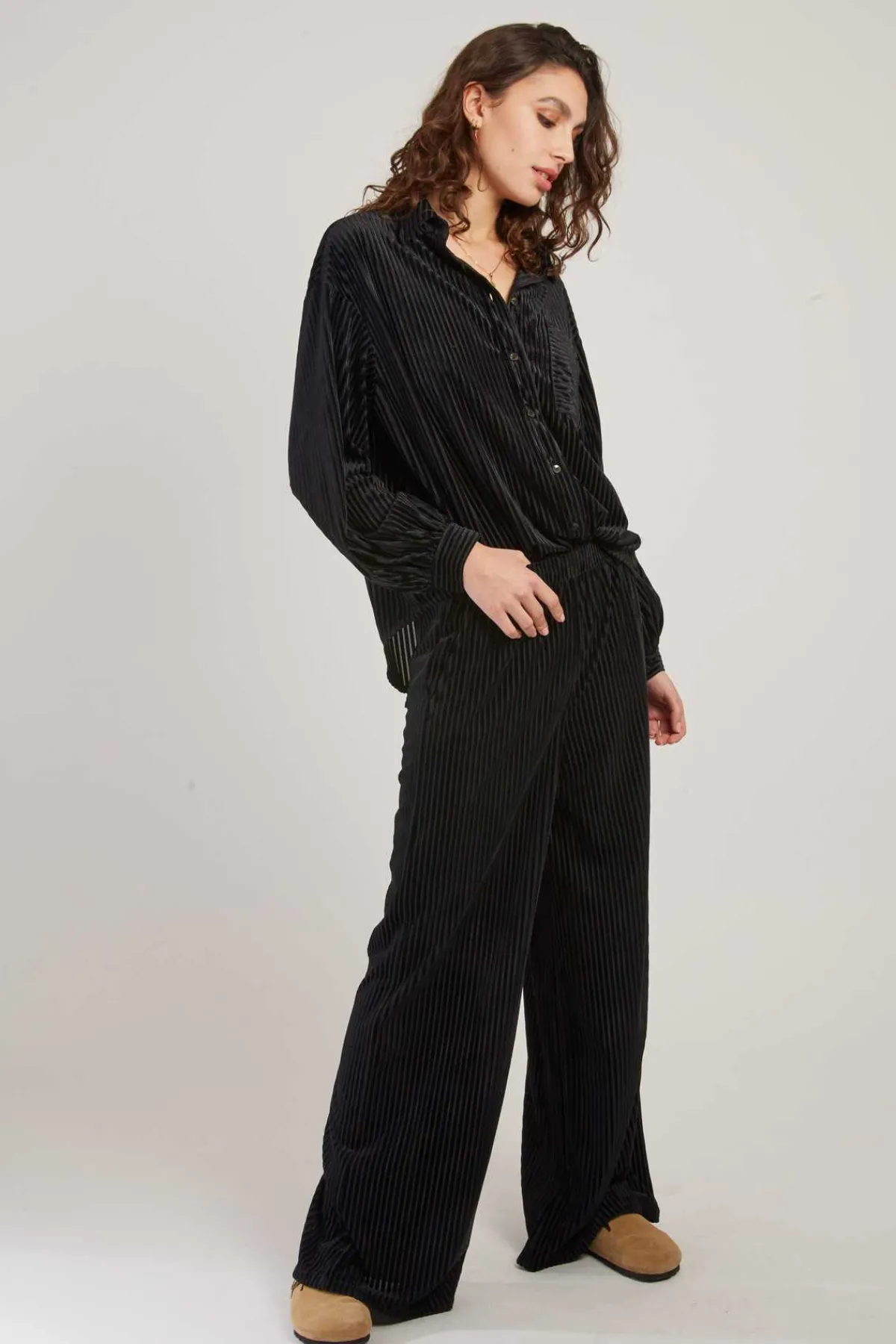 Outlet Chemise manches longues en velours HANIA Les Blouses, Chemisiers & Tops