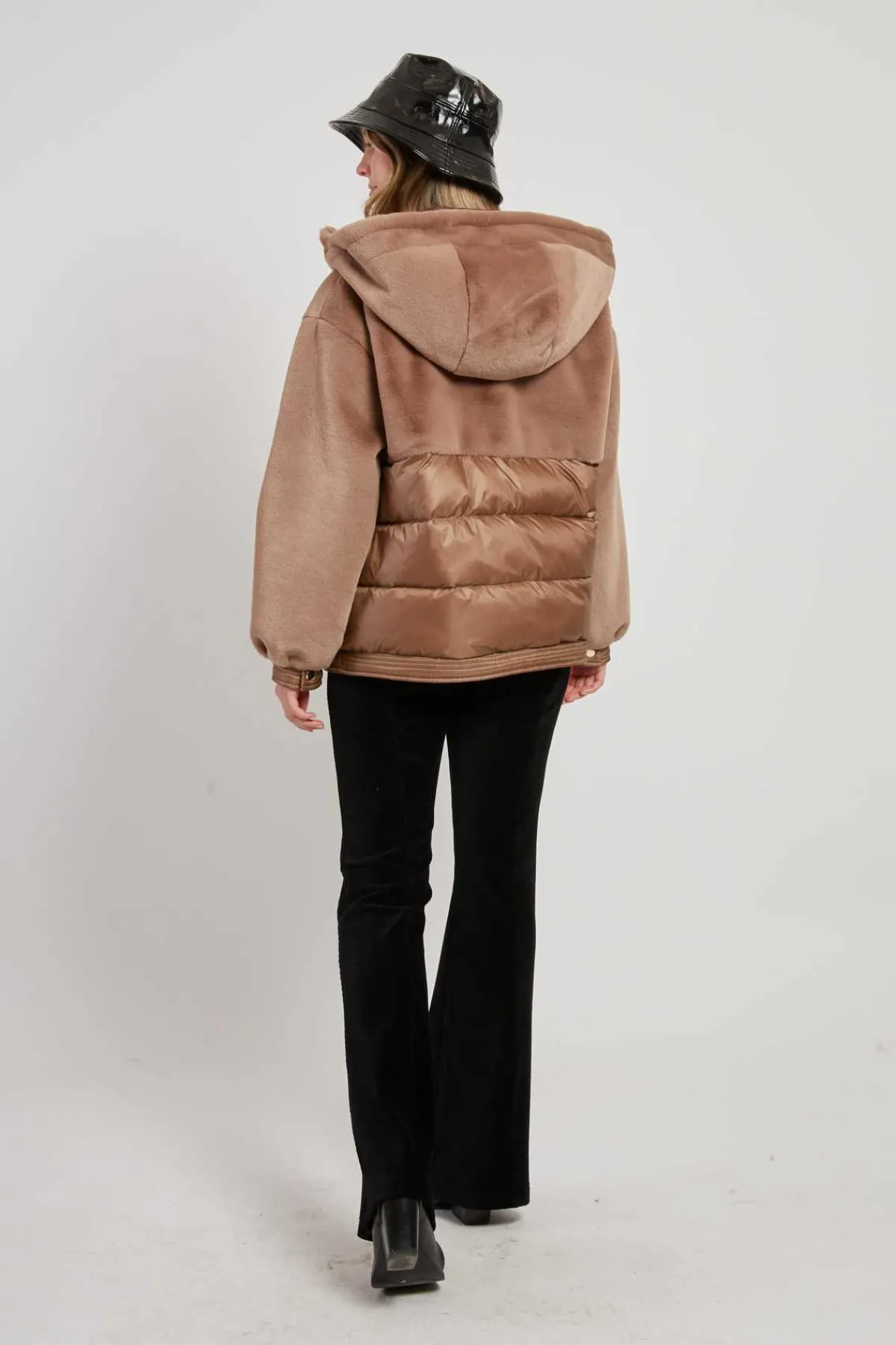 New Doudoune à capuche en fausse fourrure ELEONORE Les Manteaux, Vestes & Doudounes