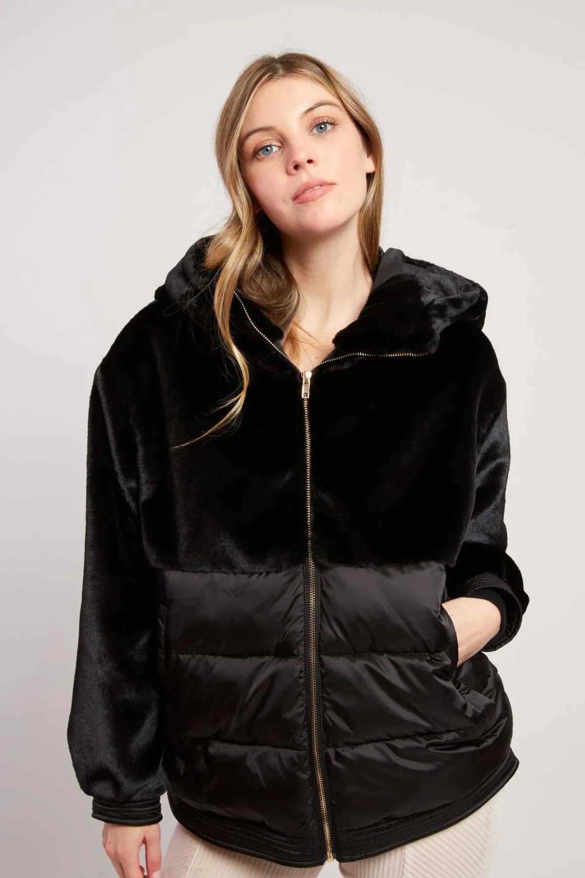 New Doudoune à capuche en fausse fourrure ELEONORE Les Manteaux, Vestes & Doudounes