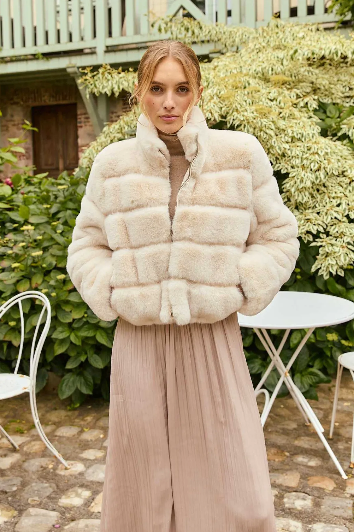 Sale Doudoune courte en fausse fourrure LAMAR Les Manteaux, Vestes & Doudounes