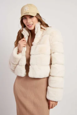 Sale Doudoune courte en fausse fourrure LAMAR Les Manteaux, Vestes & Doudounes