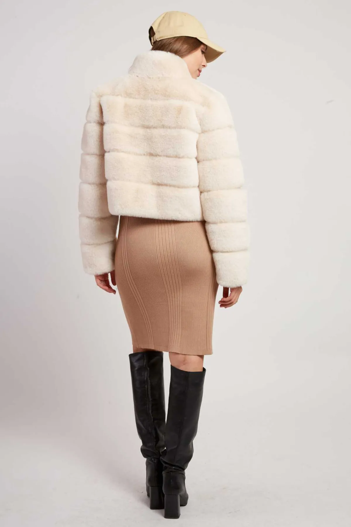 Sale Doudoune courte en fausse fourrure LAMAR Les Manteaux, Vestes & Doudounes