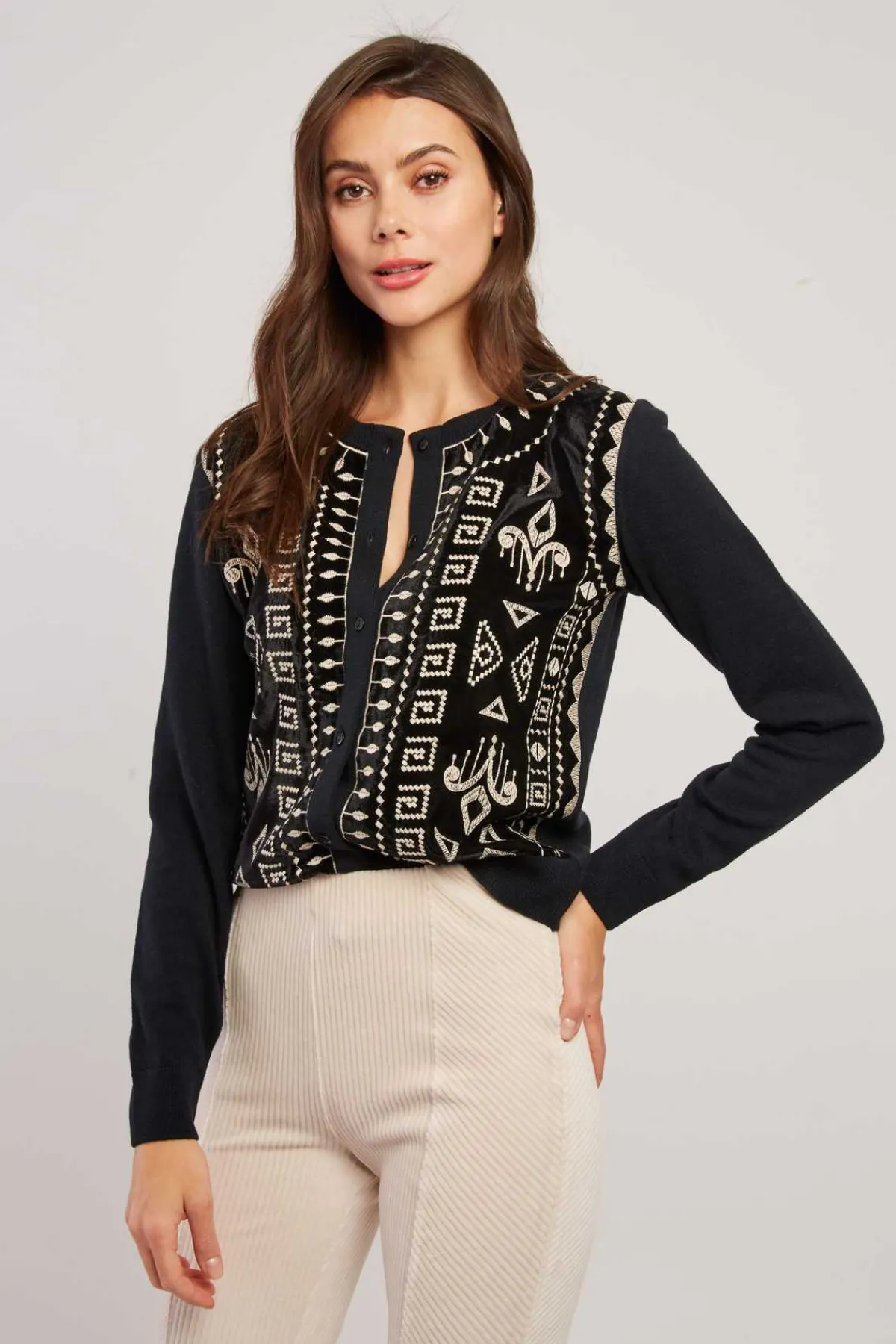 Cheap Gilet en maille brodé avec details en velours DELIA La Maille|Les Gilets, Cardigans & Pulls