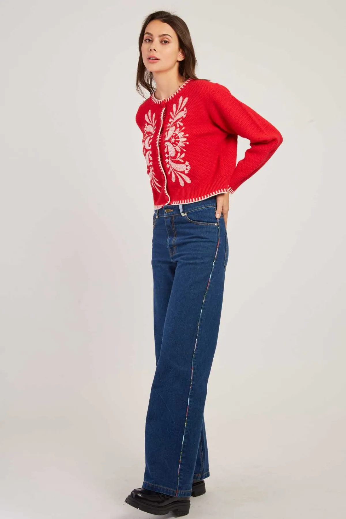 Sale Gilet en maille brodé manches longues DALILA Les Gilets, Cardigans & Pulls