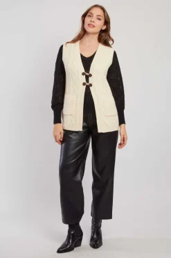 Shop Gilet en maille sans manches col V DARCY La Maille|Les Gilets, Cardigans & Pulls