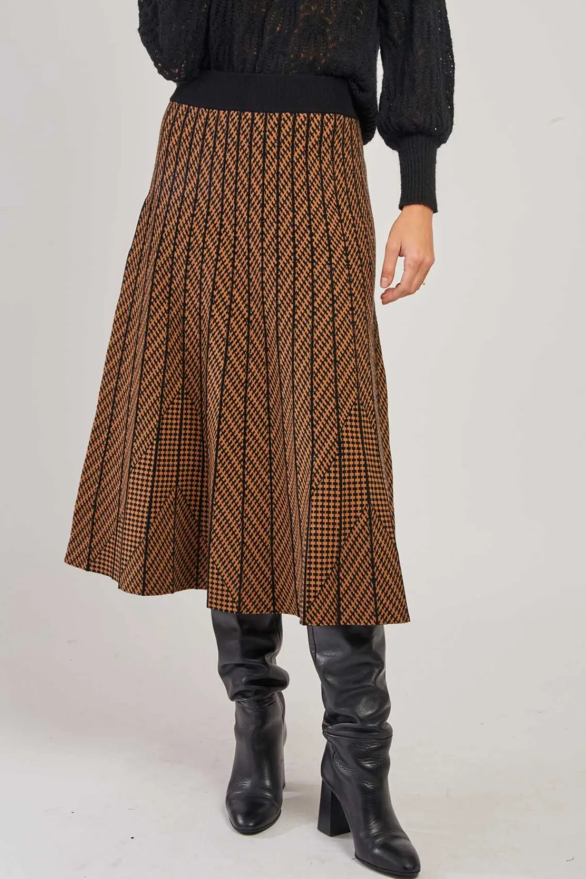 Fashion Jupe mi-long plissée en maille rayée GALANTE La Maille|Les Jupes & Pantalons