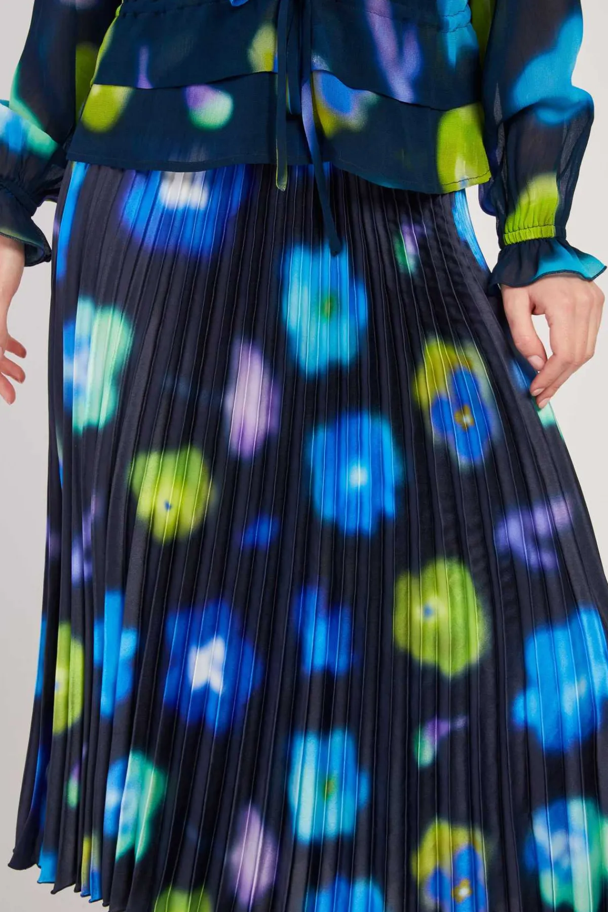 Cheap Jupe mi-longue à imprimé floral GERALDINE Les Jupes & Pantalons