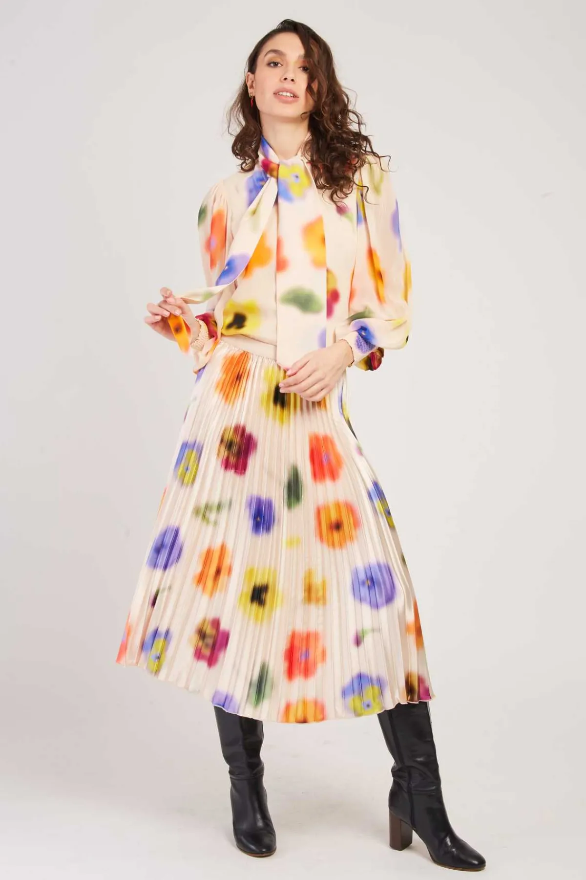 Cheap Jupe mi-longue à imprimé floral GERALDINE Les Jupes & Pantalons