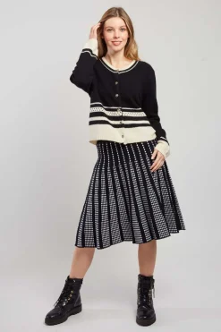 Sale Jupe mi-longue évasée en maille à carreaux GAELLE Les Jupes & Pantalons