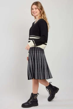 Sale Jupe mi-longue évasée en maille à carreaux GAELLE Les Jupes & Pantalons