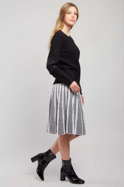Sale Jupe mi-longue évasée en maille à carreaux GAELLE Les Jupes & Pantalons