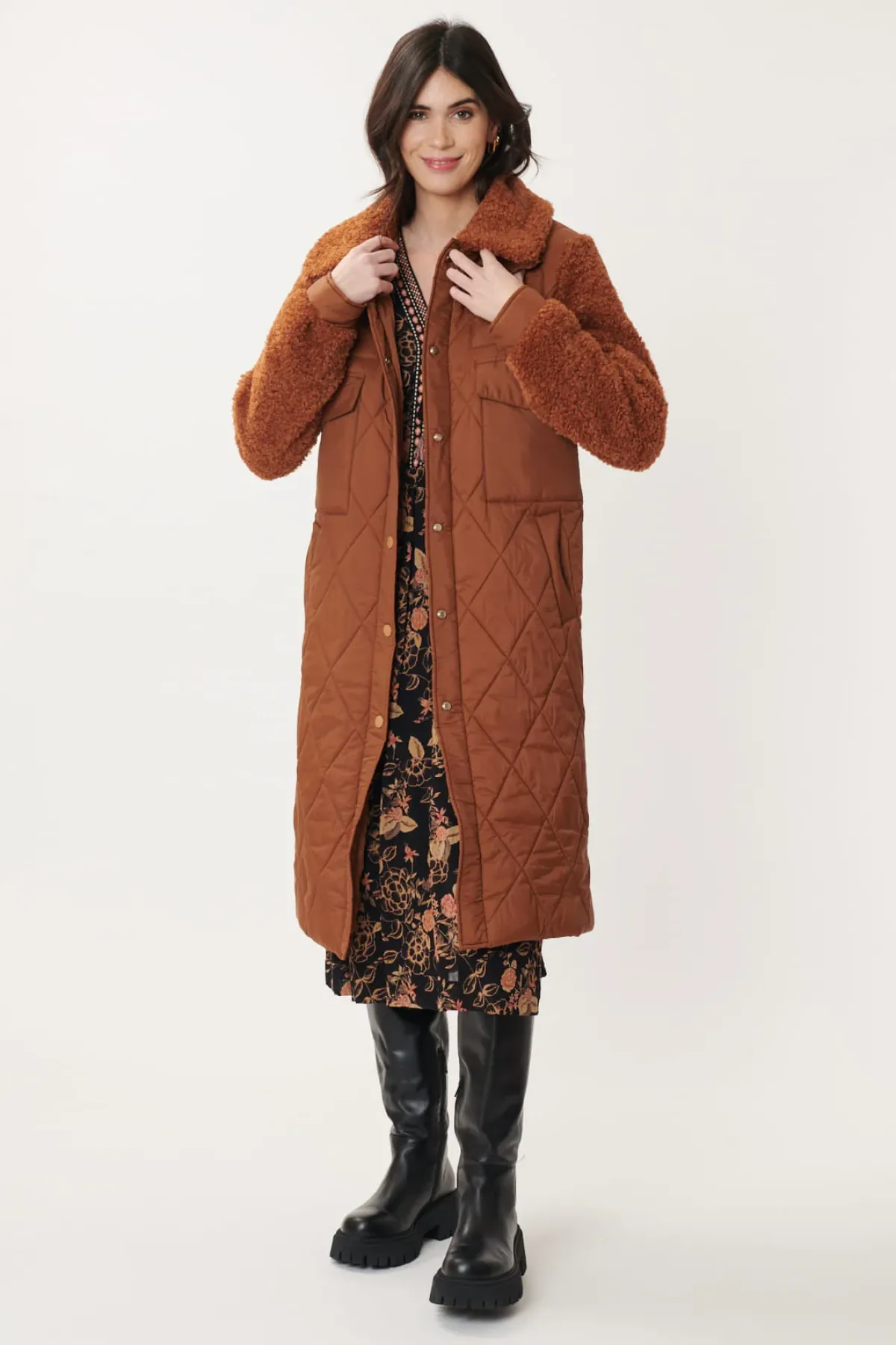 Discount Manteau matelassé et fausse fourrure FIRMINE Les Manteaux, Vestes & Doudounes