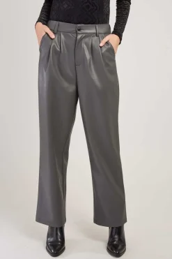 Clearance Pantalon droit en similicuir RADIEUSE Les Jupes & Pantalons