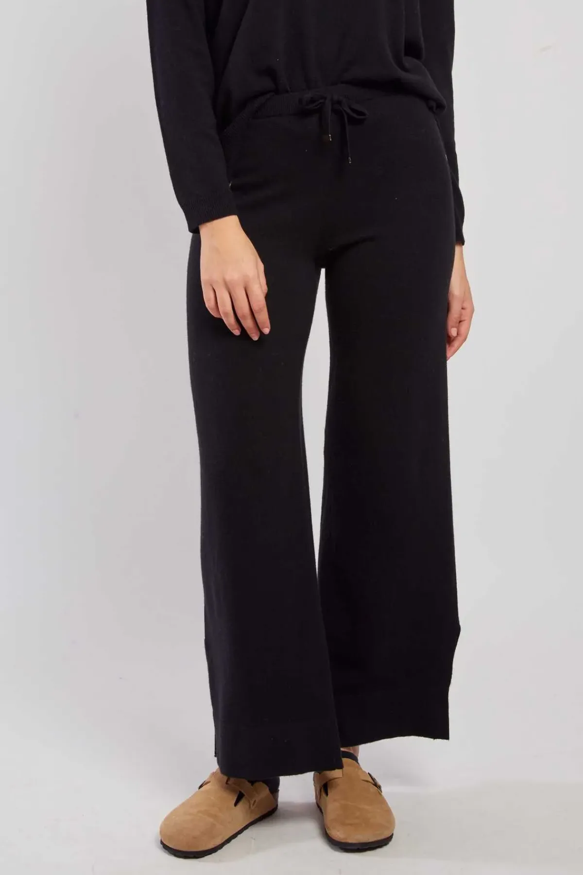 Discount Pantalon en maille uni avec un lacet RAFFINEE Les Jupes & Pantalons