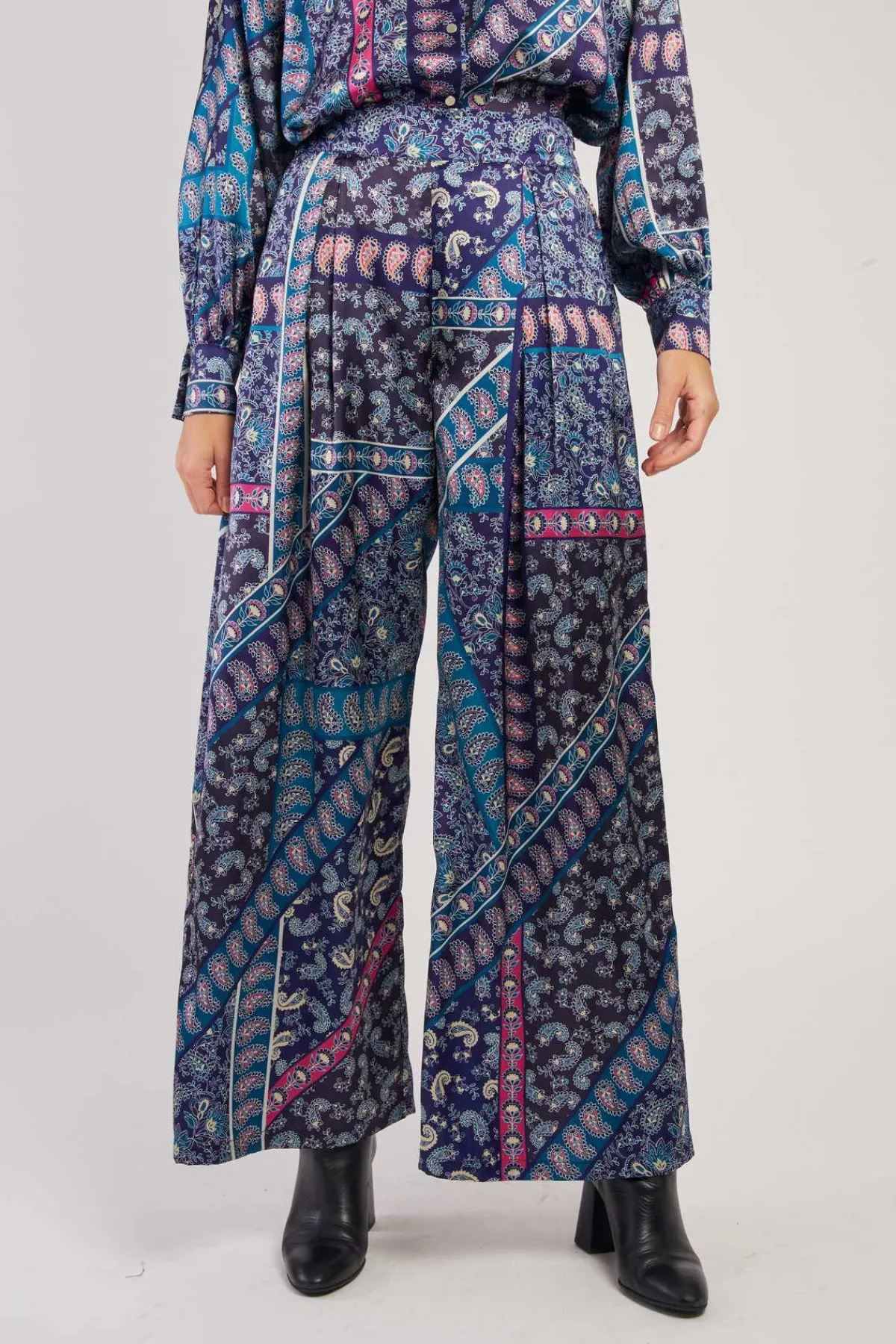 Best Pantalon fluide en satin imprimé RAYONNANTE Les Jupes & Pantalons