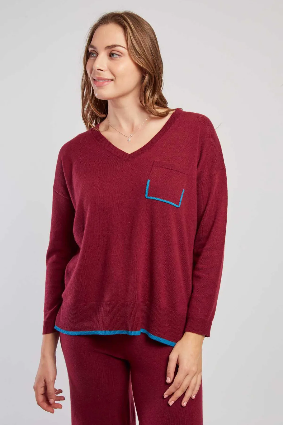 New Pull uni en maille col V CARGESE La Maille|Les Gilets, Cardigans & Pulls