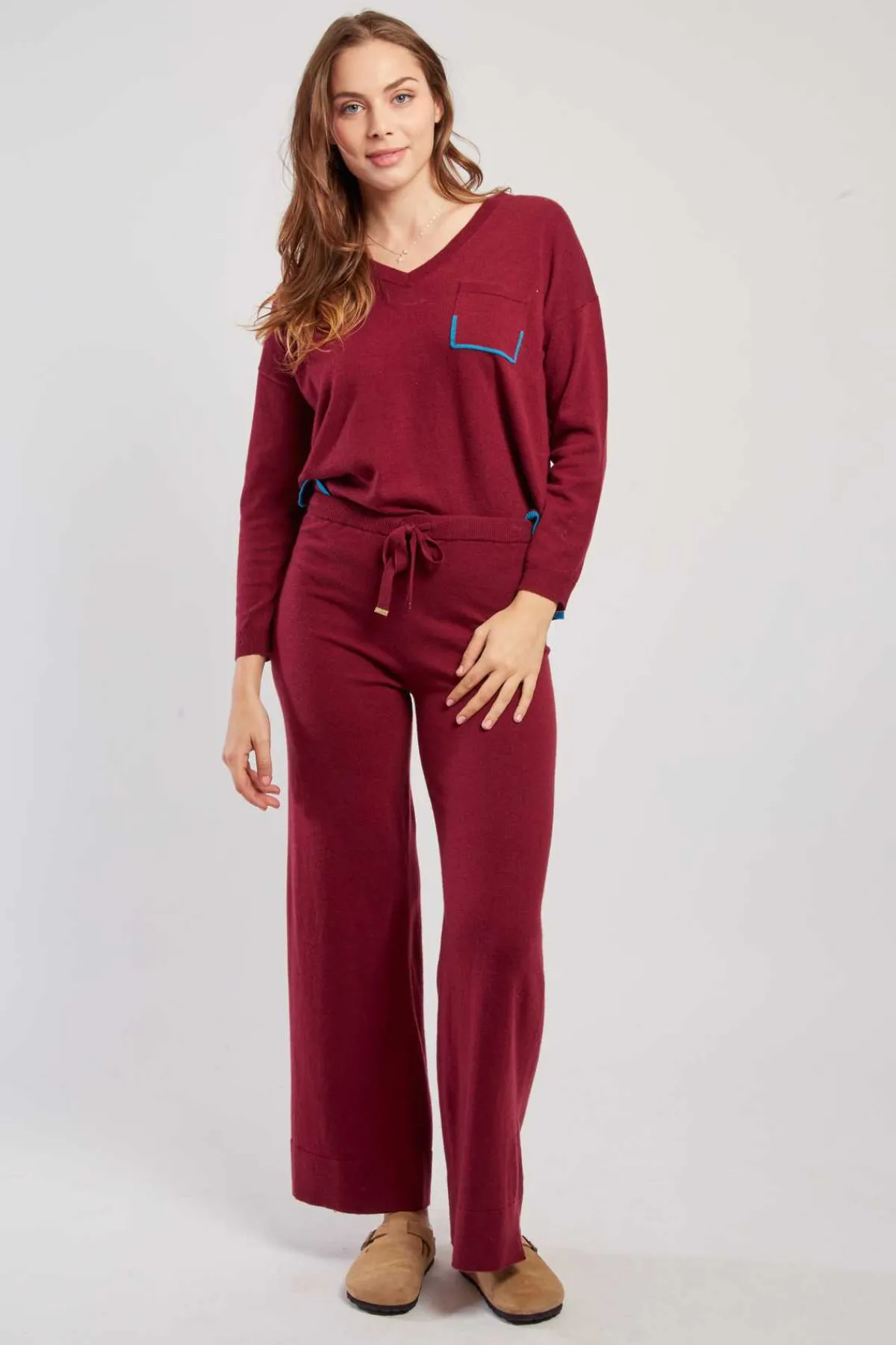 New Pull uni en maille col V CARGESE La Maille|Les Gilets, Cardigans & Pulls