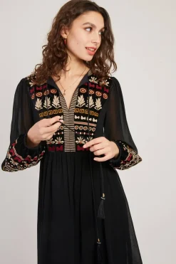 Cheap Robe courte brodée manches longues VANILLE Robes Courtes