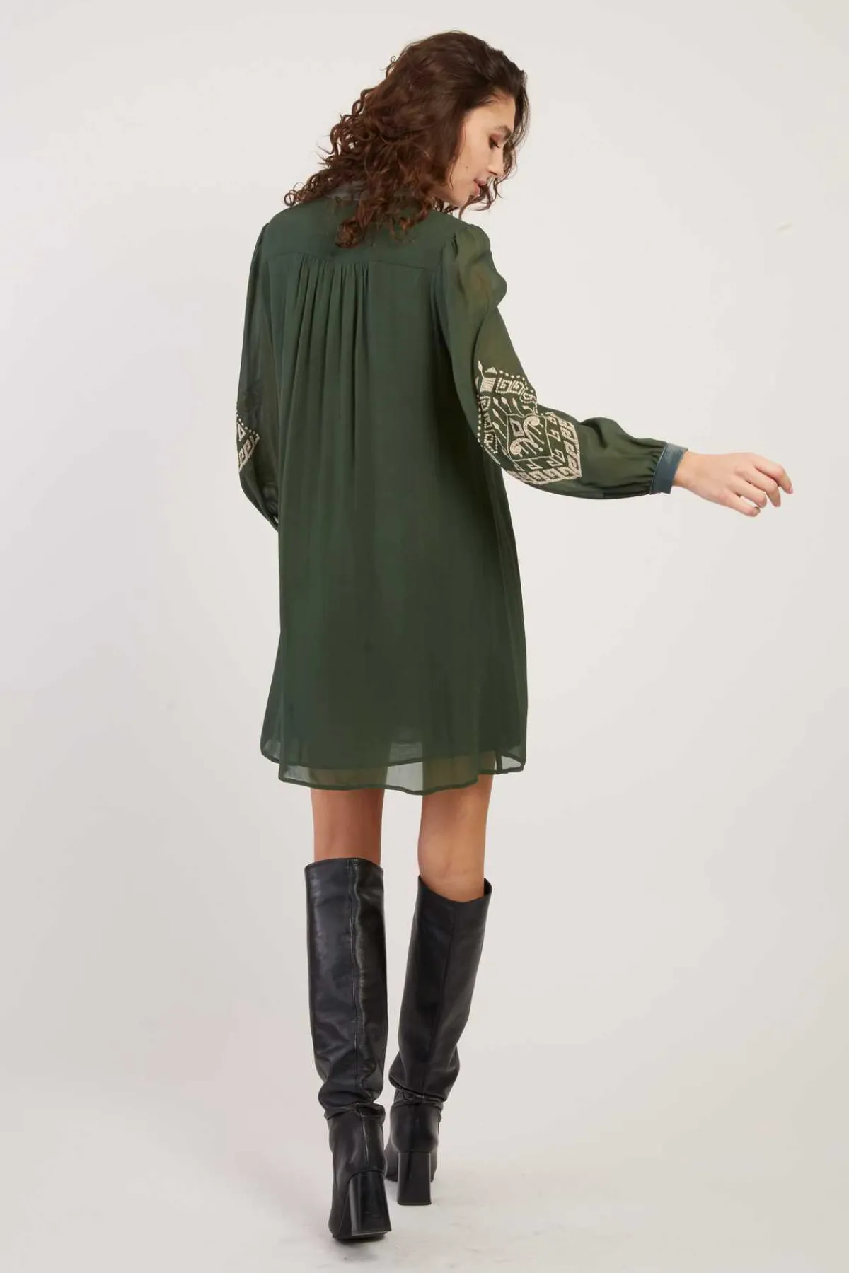 Store Robe courte brodée manches longues VANINA Robes Courtes