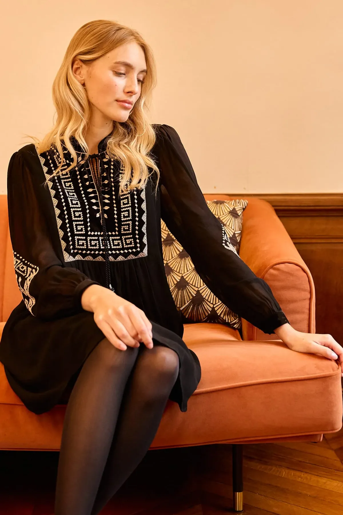 Store Robe courte brodée manches longues VANINA Robes Courtes