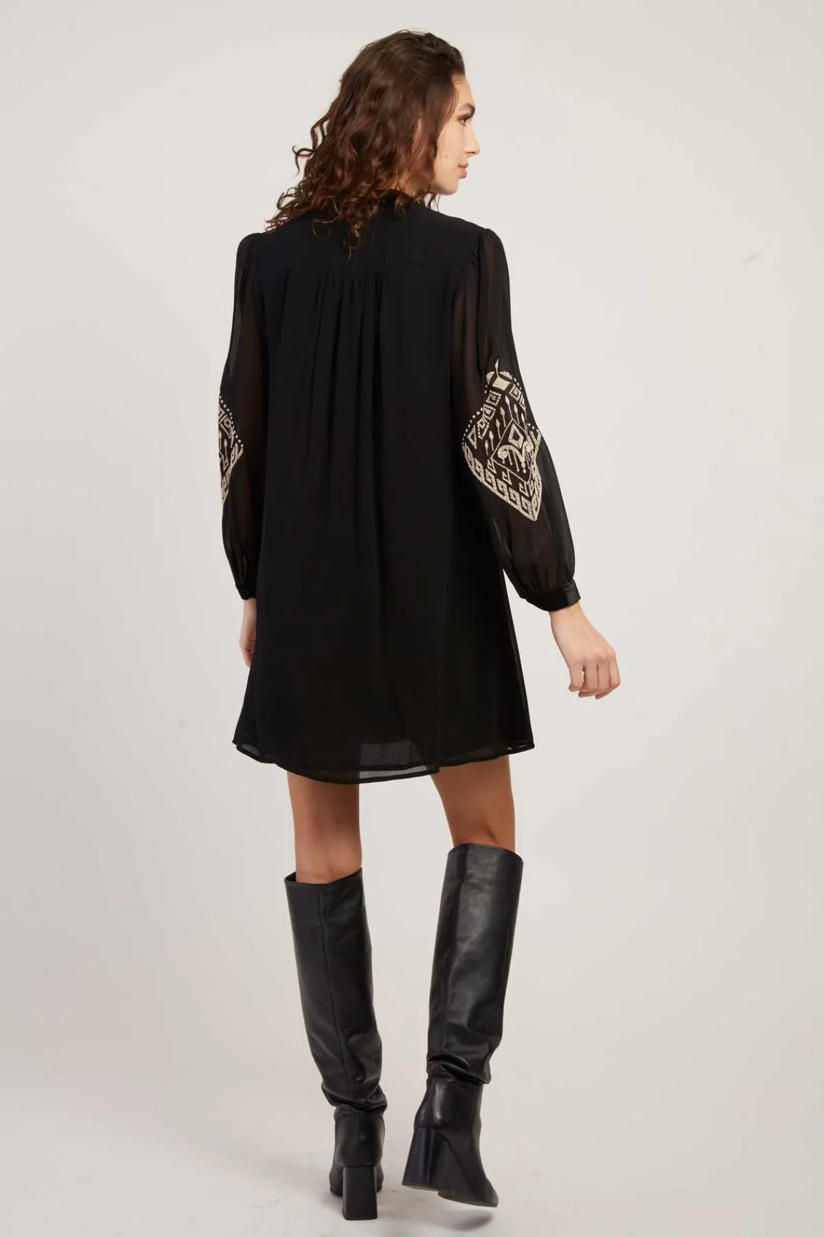 Store Robe courte brodée manches longues VANINA Robes Courtes