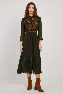 Shop Robe mi-longue brodée manches longues VEDA Robes Longues