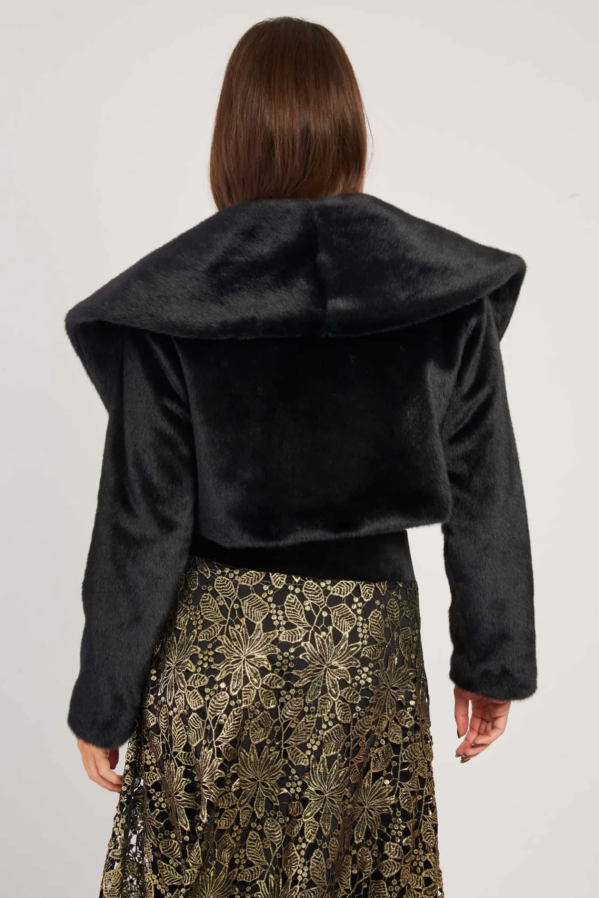 Outlet Veste courte en fausse fourrure LALIE Les Manteaux, Vestes & Doudounes