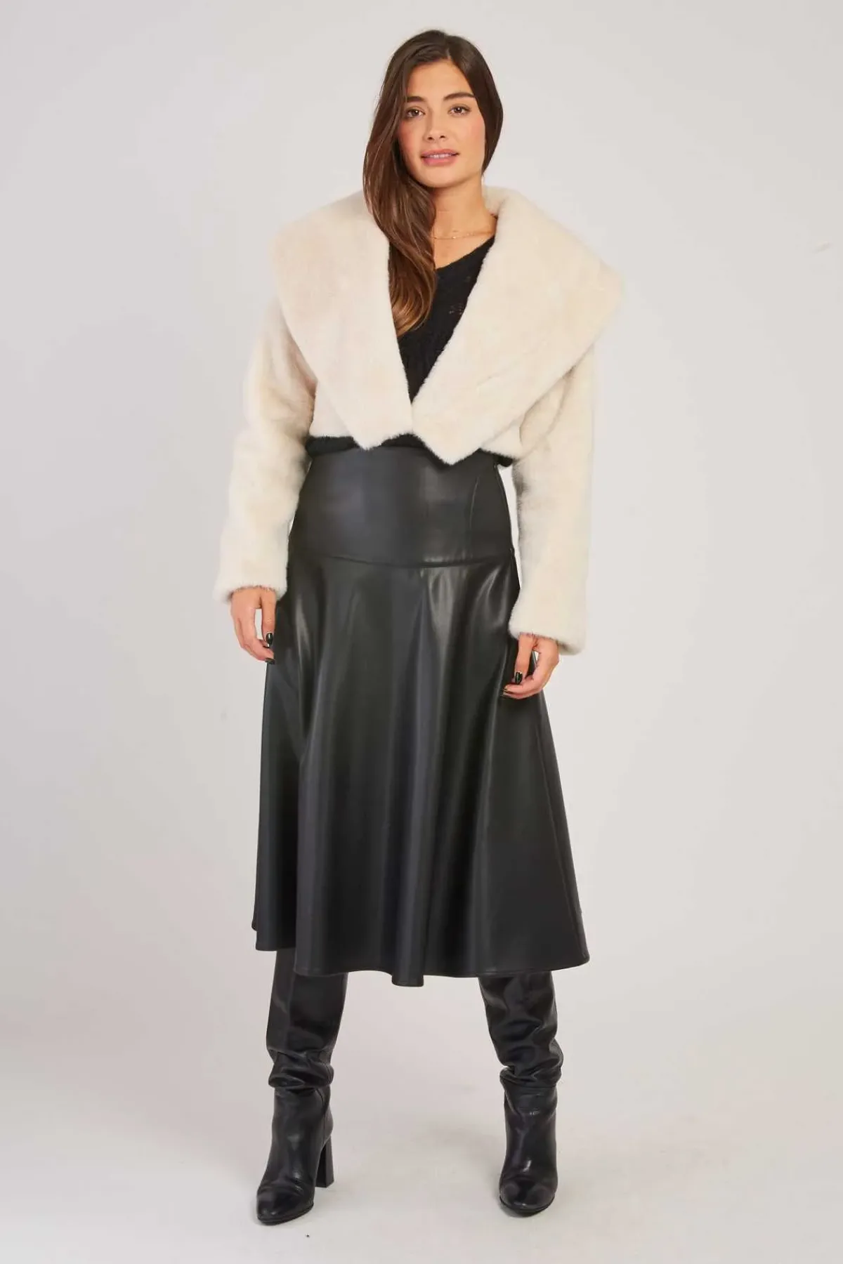 Outlet Veste courte en fausse fourrure LALIE Les Manteaux, Vestes & Doudounes