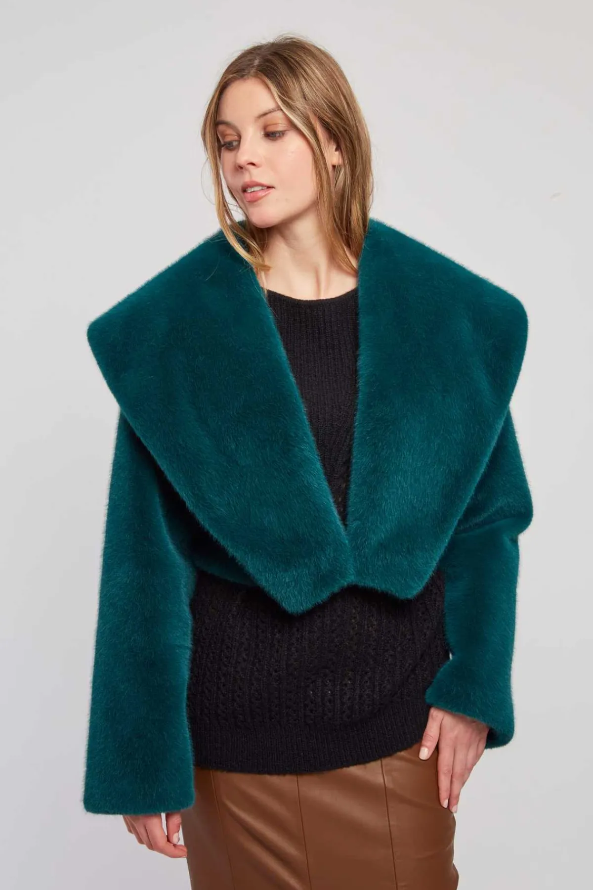 Outlet Veste courte en fausse fourrure LALIE Les Manteaux, Vestes & Doudounes