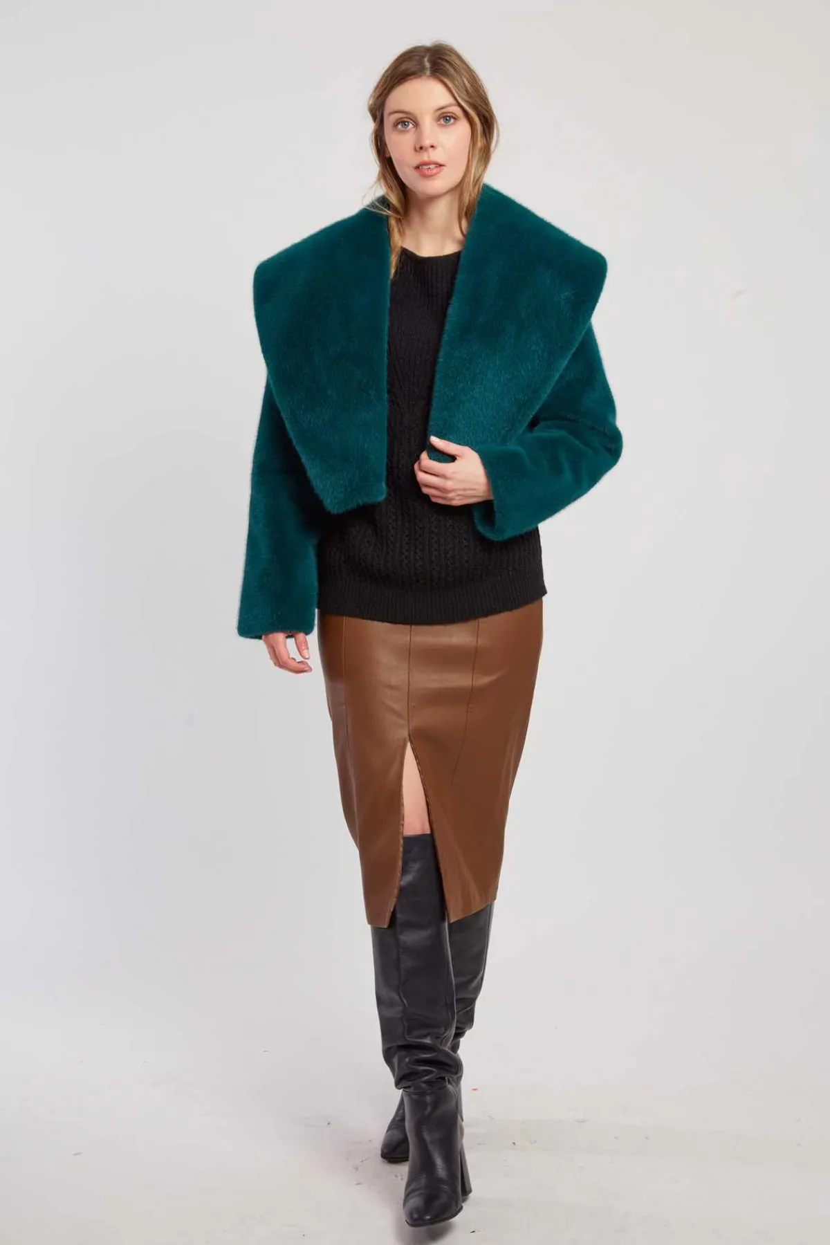 Outlet Veste courte en fausse fourrure LALIE Les Manteaux, Vestes & Doudounes